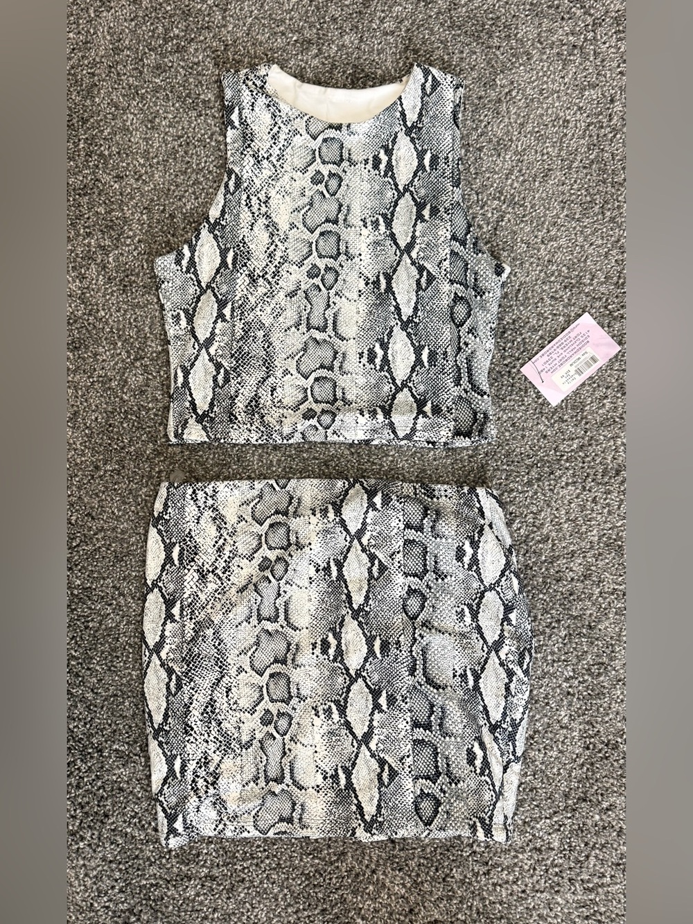 Snake Print Pets Reptile Accessory - Gray/Black